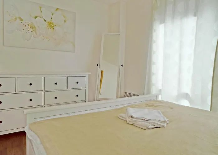 B4 Apollon Resort